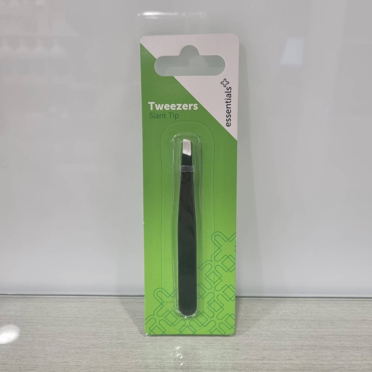 ESSENTIALS Tweezers Slant Tip